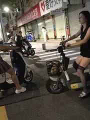 宝安摩的女列表封面